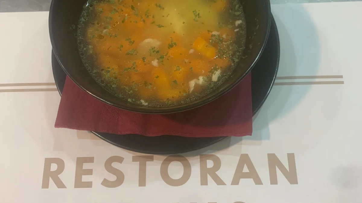 Pileća supa sa rezancima