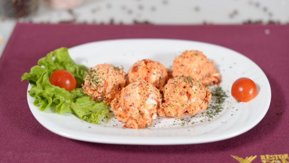 Urnebes salata