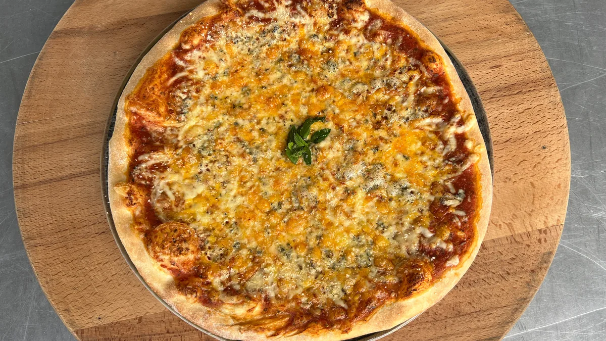 Quattro formaggi 32cm