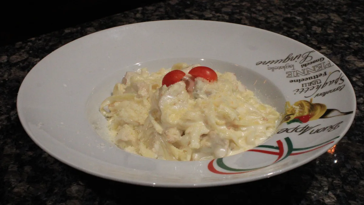 Pasta Piletina Alfredo