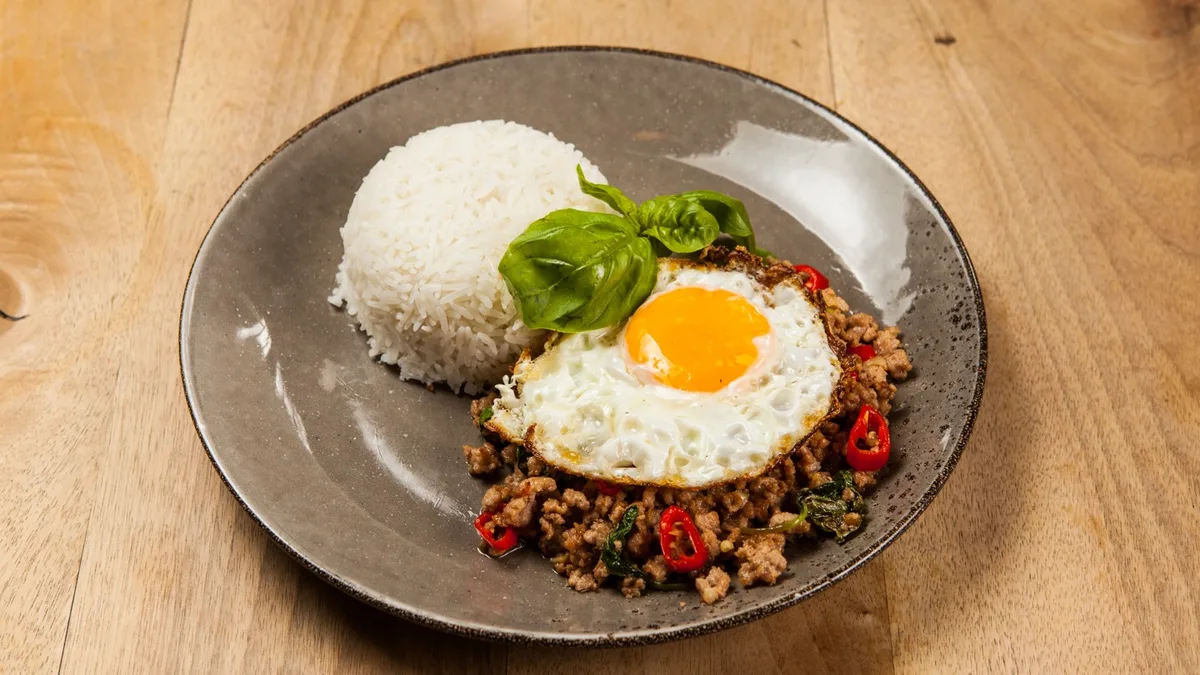Pad Krapow Moo