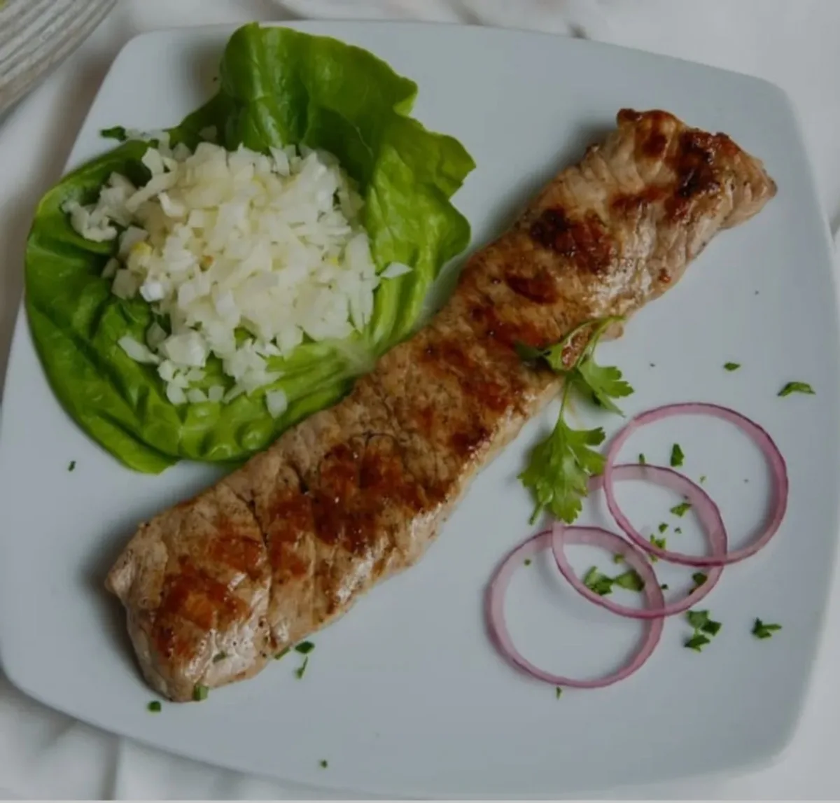 Bela vešalica 300g