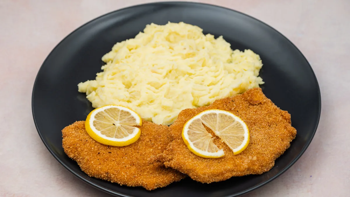 Pariska šnicla 400g + 100g pekarski krompir