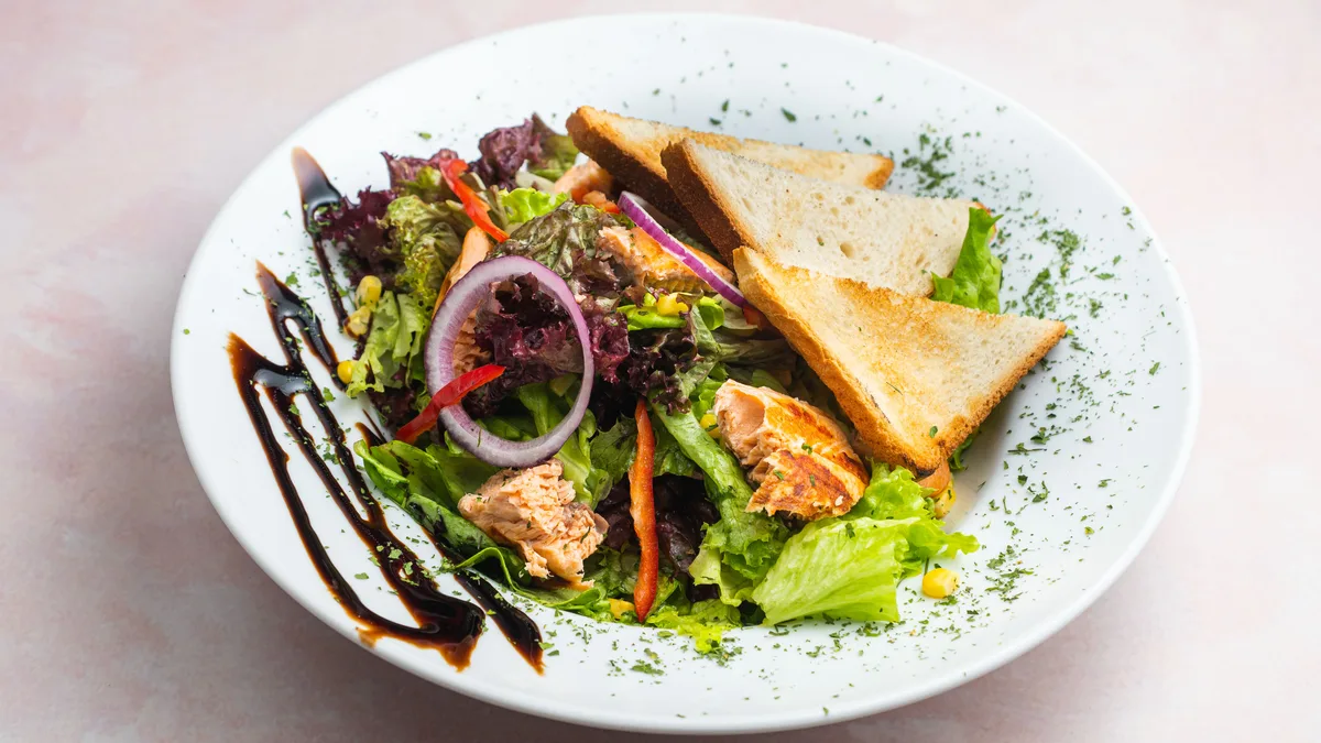 Losos salata