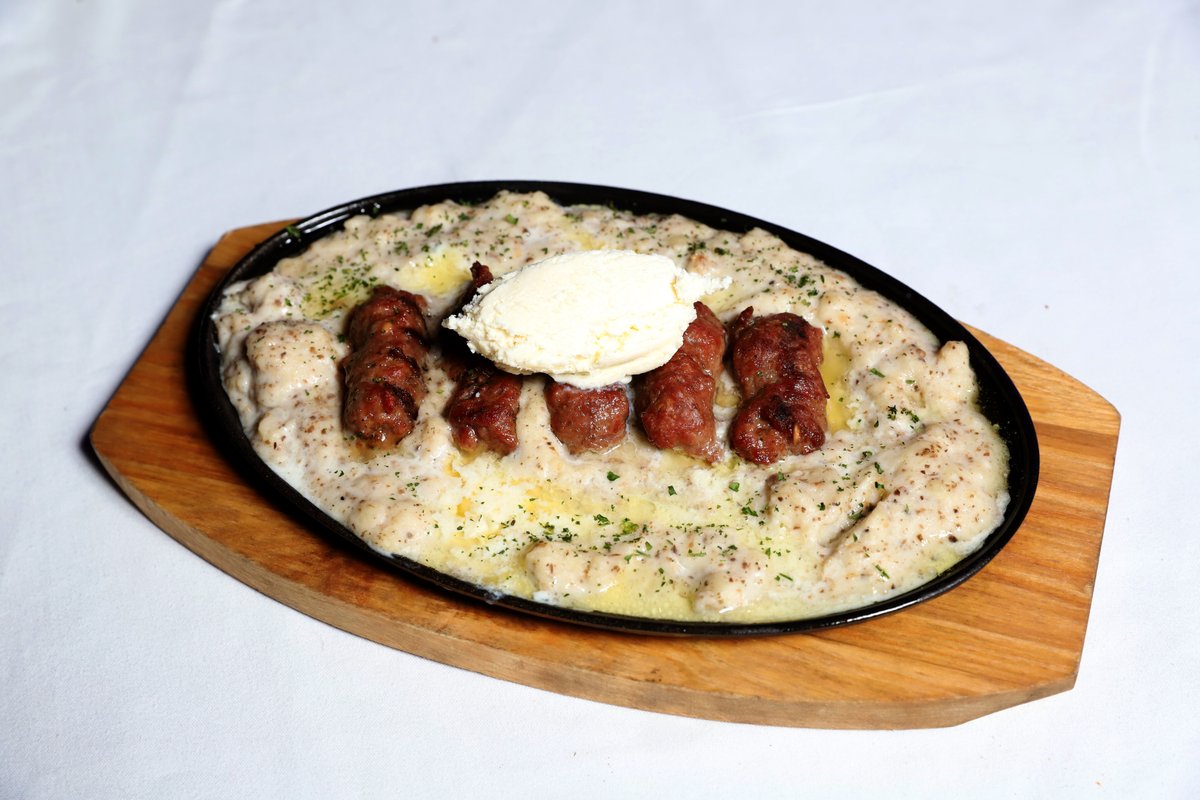 Ćevapi na kajmaku
