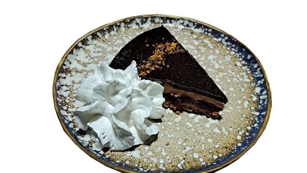 Crna posna torta sa višnjama