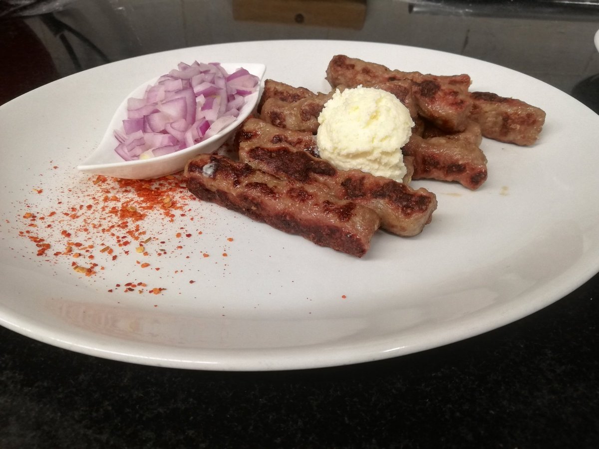 Allo Allo ćevapi na kajmaku