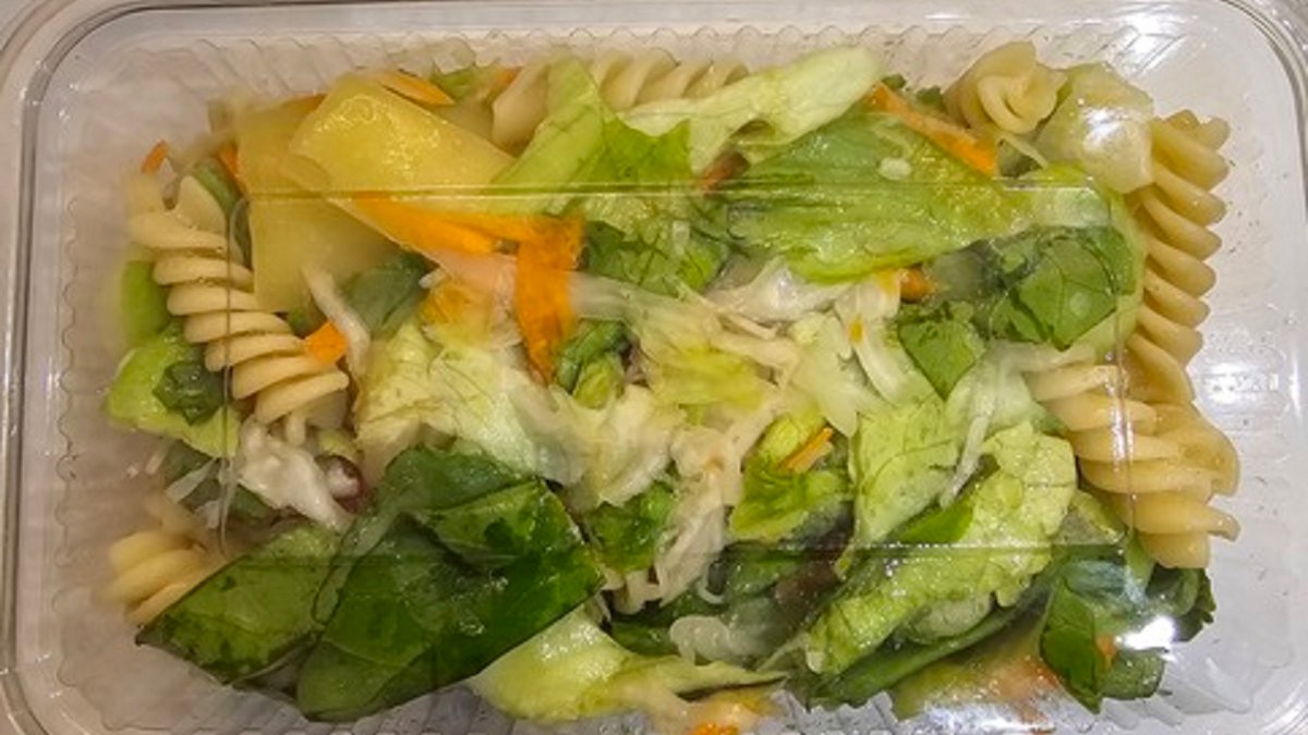 Vegetarijana pasta salata