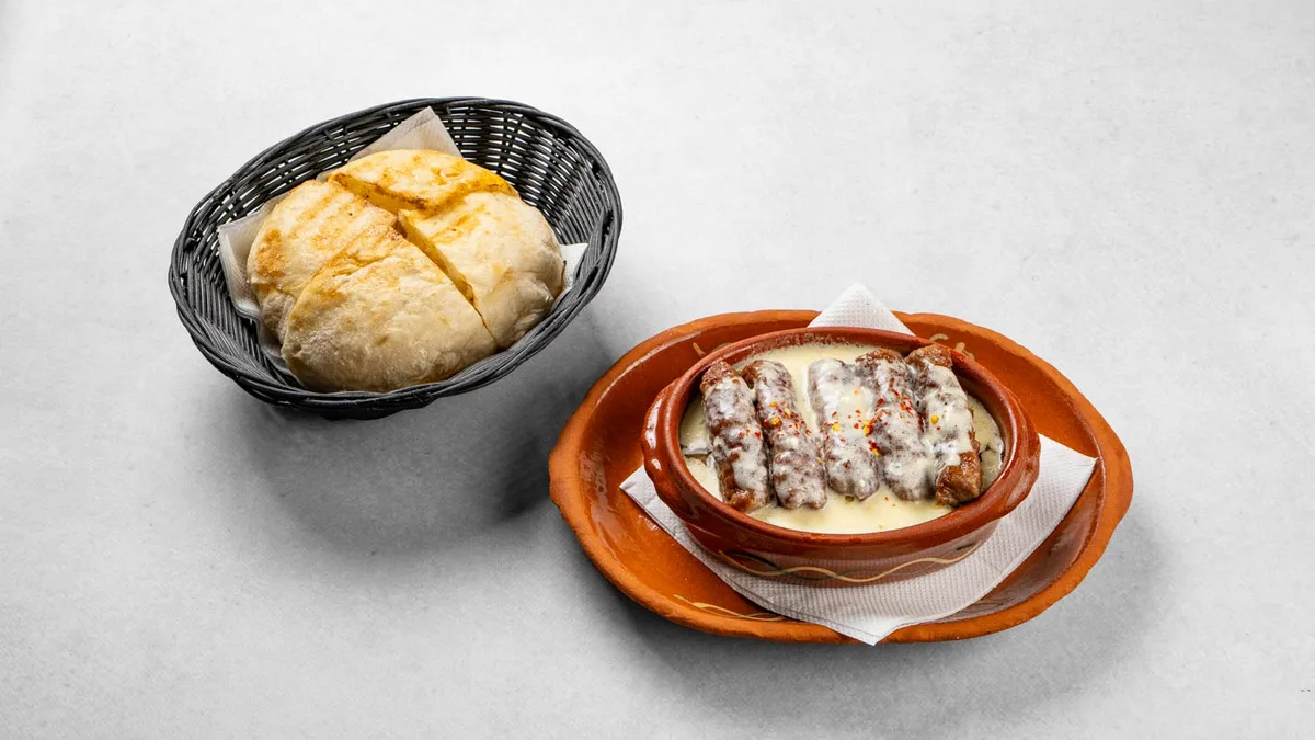 Ćevapi u kajmaku