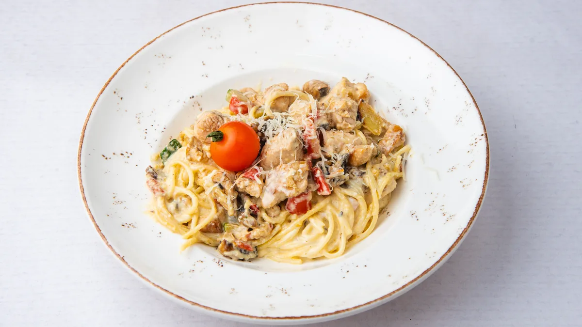 Pasta piletina i povrće