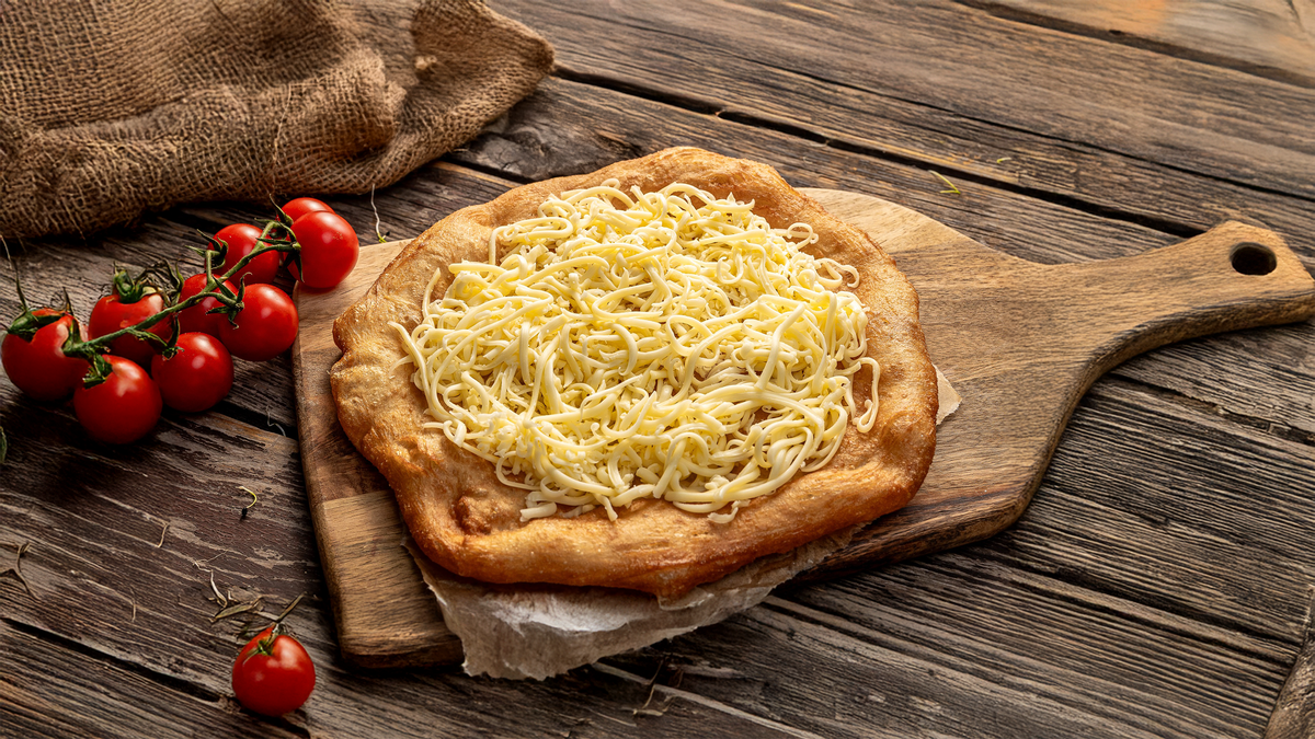 Sajtos Lángos