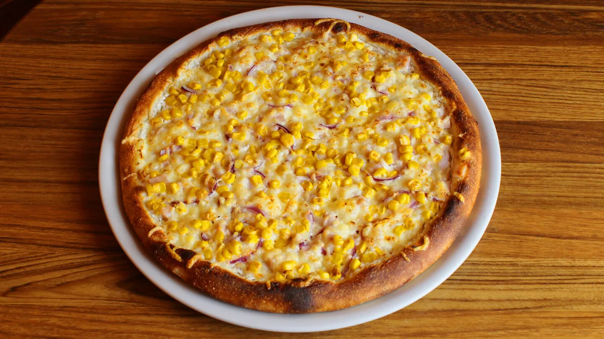 Carbonara pizza