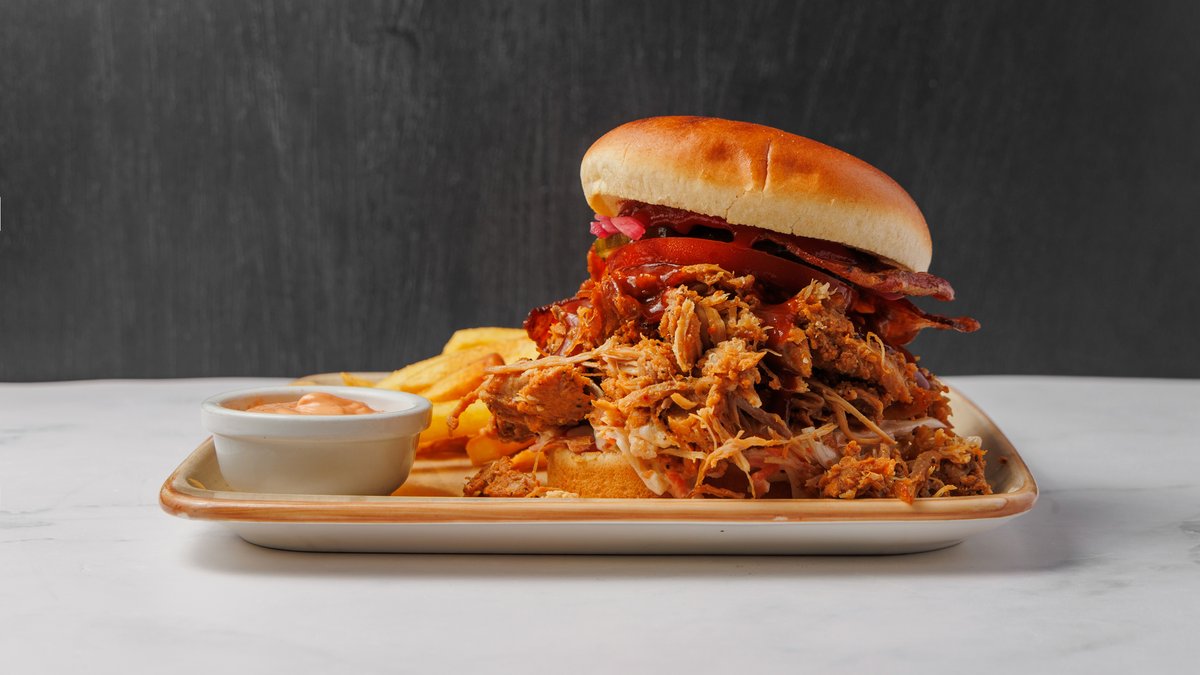 Rib House pulled pork burger