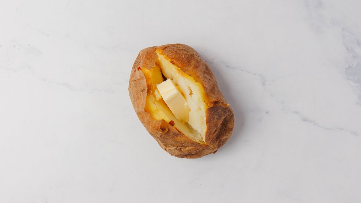 Bagt kartoffel med smør