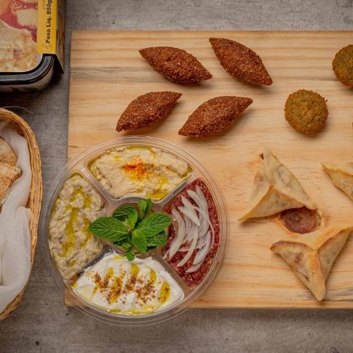 Família: pastas, salgados, pão e sorvete