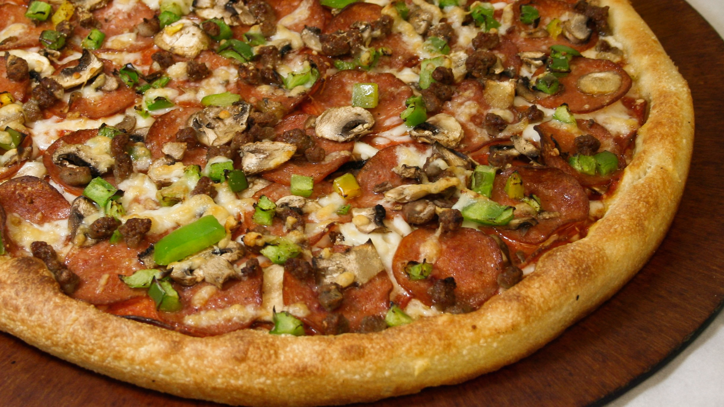 Pepperoni Deluxe Pizza