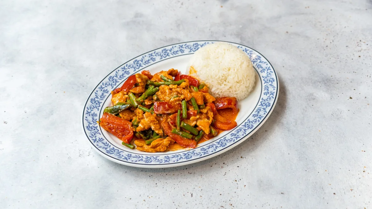19. Gai Phad Ped