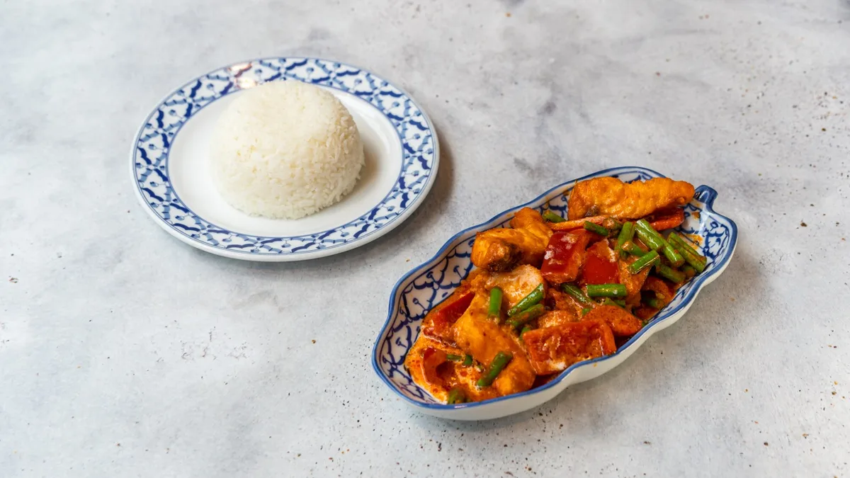 26. Pla Phad Prik Kaeng