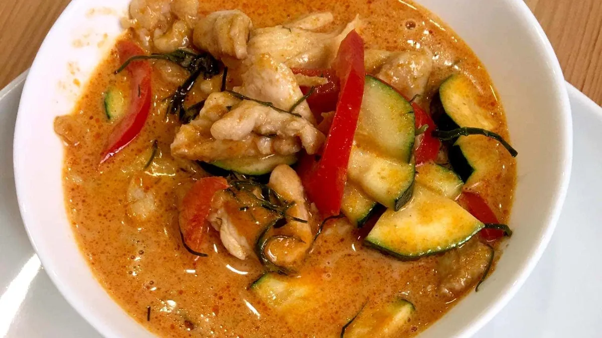 E1 - KAENG/Thai Curry