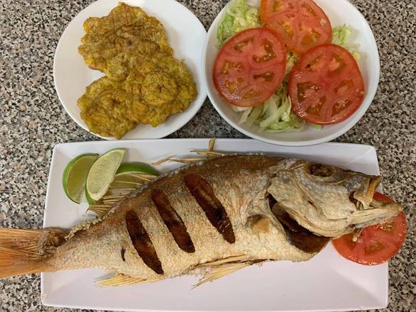 Pargo Frito Entero (Fried red snapper)
