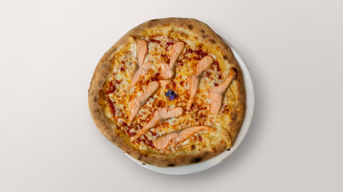 81. Pizza Salmone