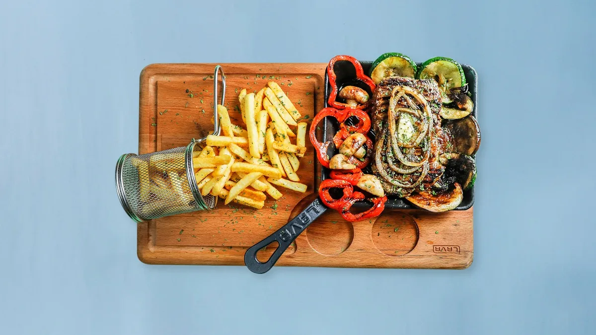 Rumpsteak mit gebratenen Zwiebeln