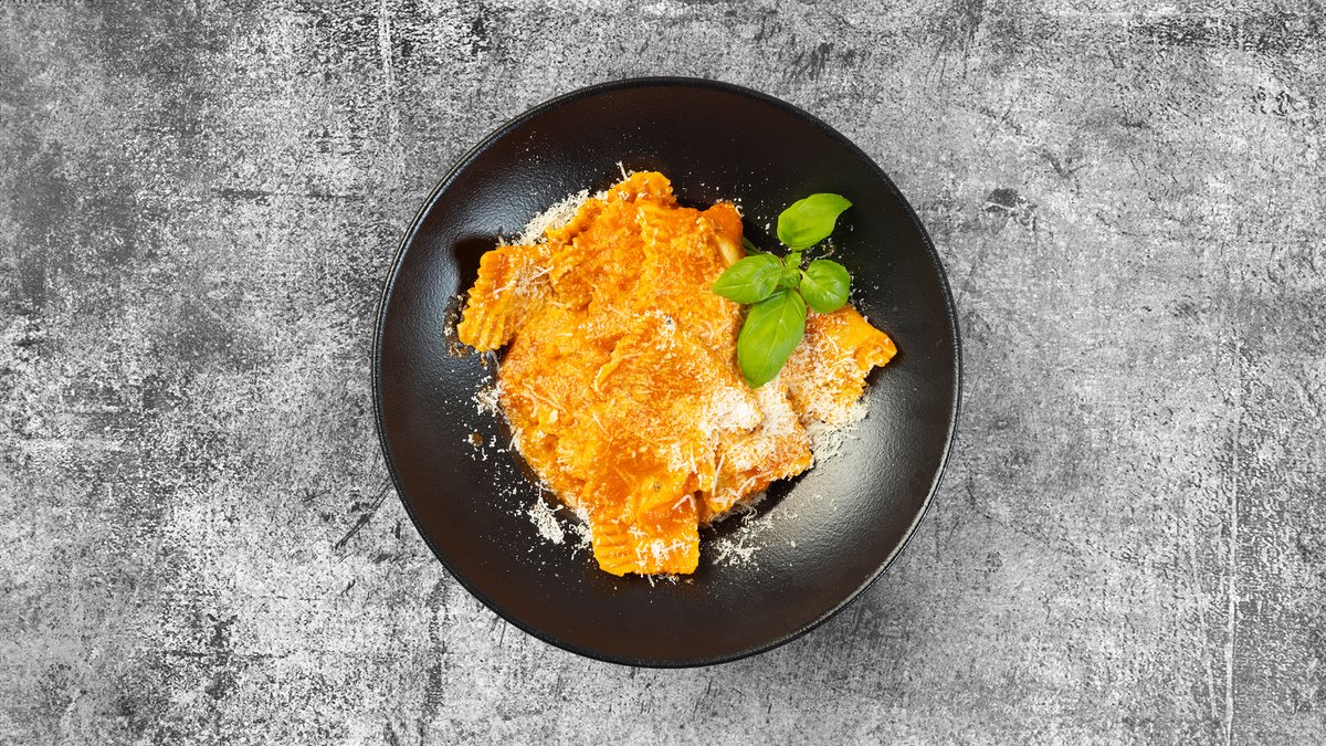 Ravioli Al Pomodoro (V)