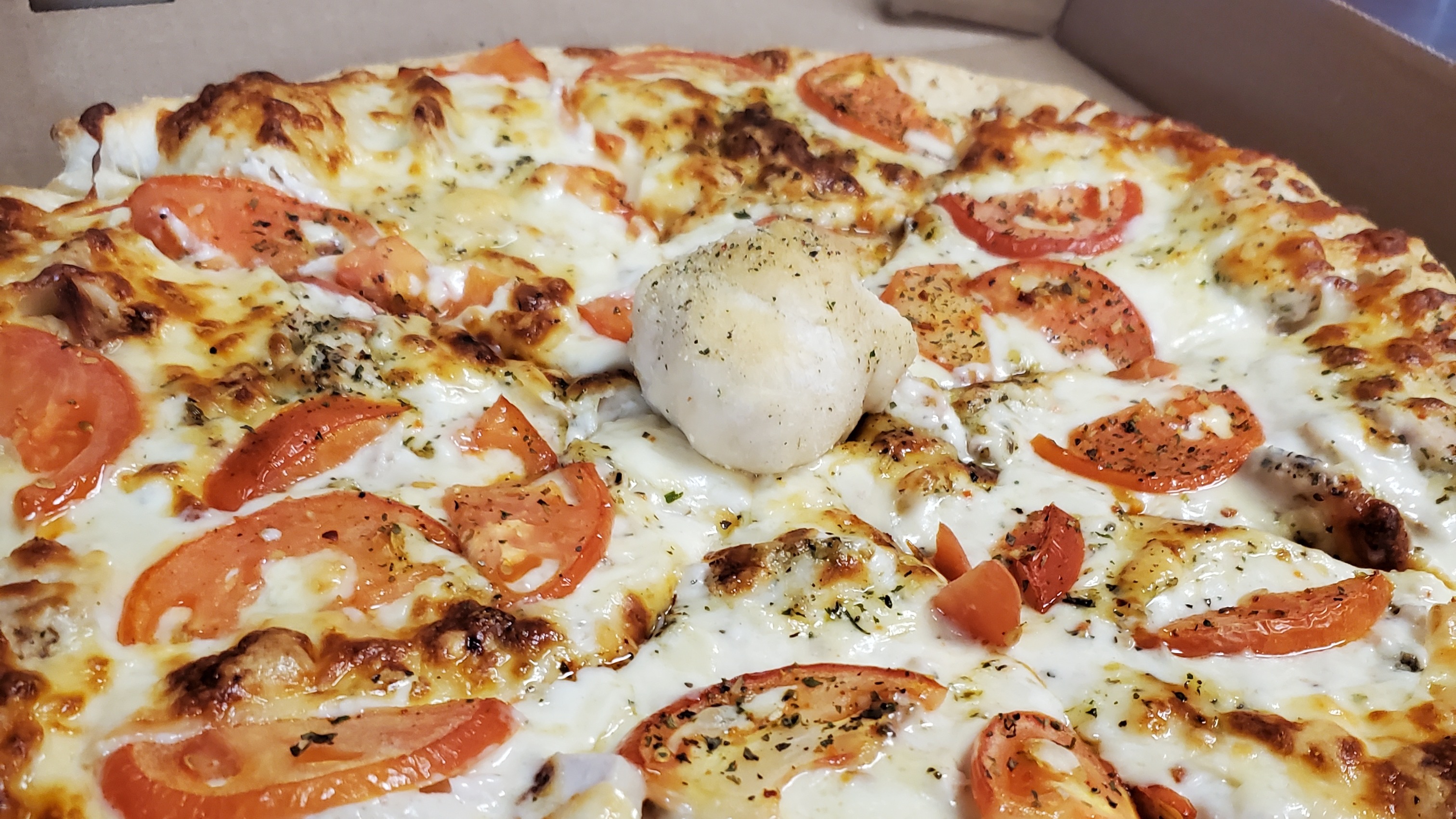 Parmesan Chicken Pizza (Medium)