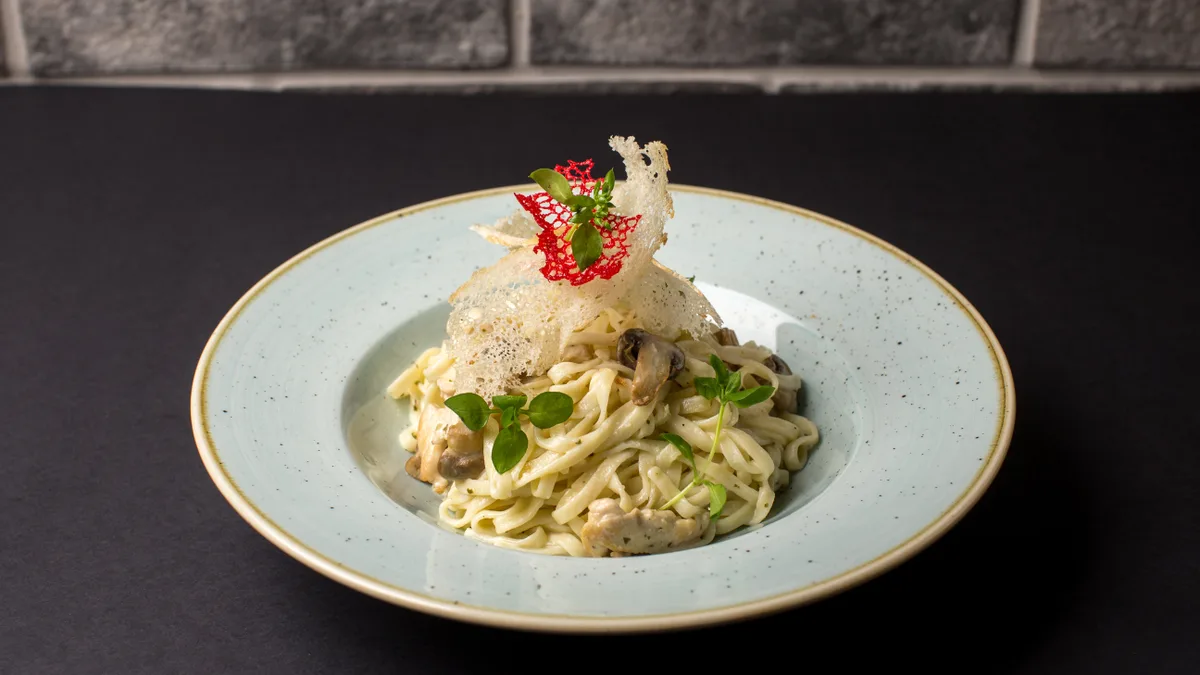 Fettuccine with Chicken and Mushrooms