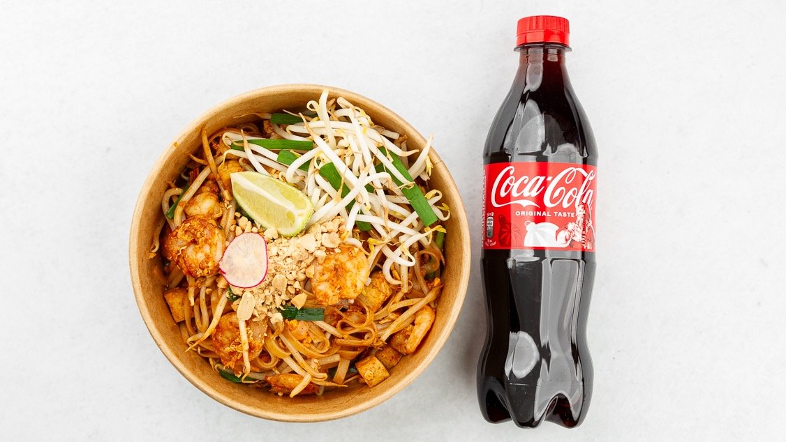 Pad thai in Coca-Cola 0.5 l