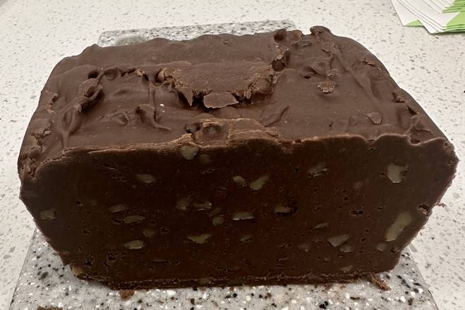 Chocolate Walnut Fudge (0.50 lb)