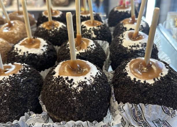 Oreo Caramel Apple