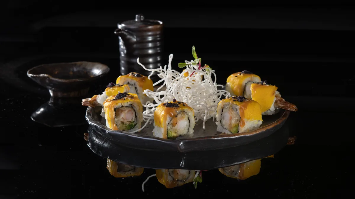 Special Prawn Mango Roll