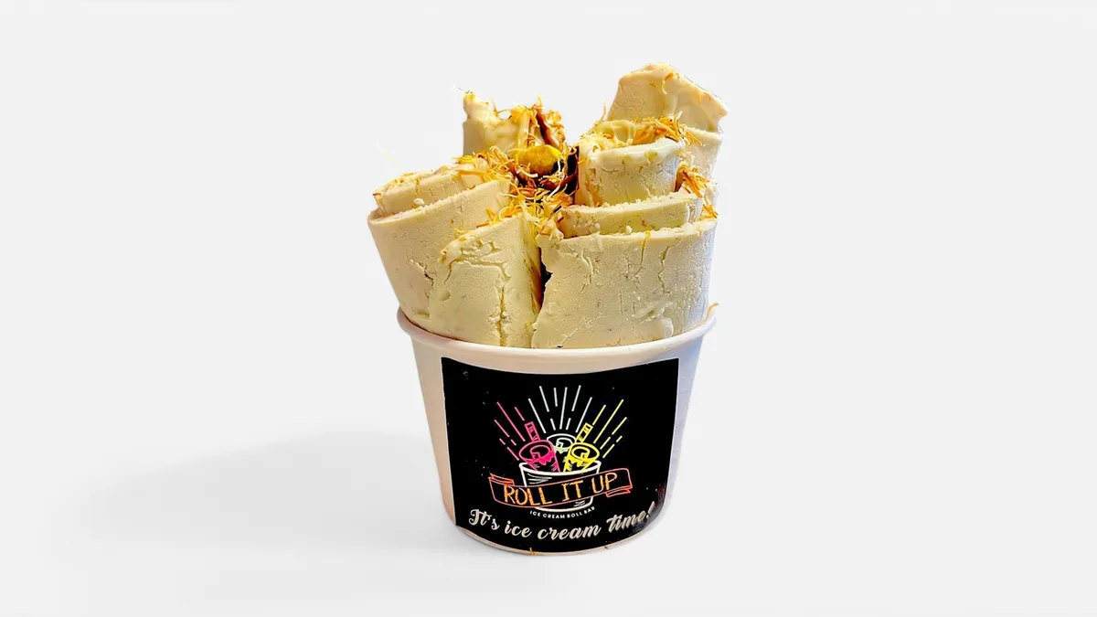 Dubai chocolate ice rolls