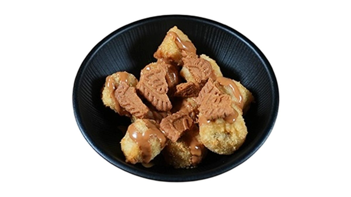 Gebackene Banane mit Lotus-Creme und Biscoff-Lotus-Kekse