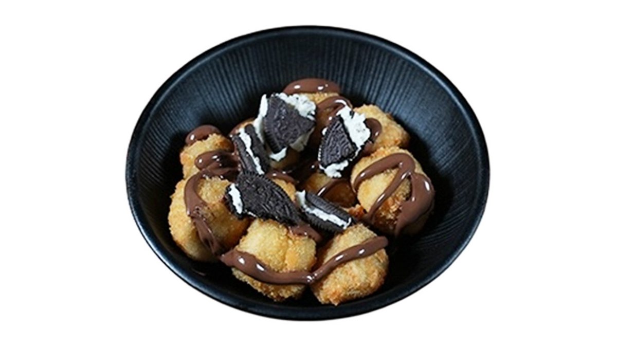 Gebackene Banane mit Nutella und Oreo