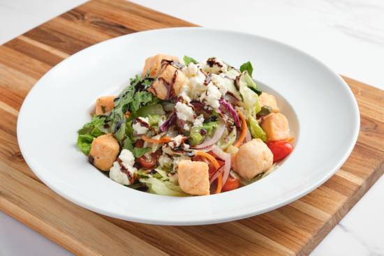 Ensalada de Salmón Frito