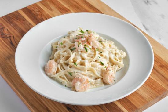 Fettuccine Alfredo con Camarones