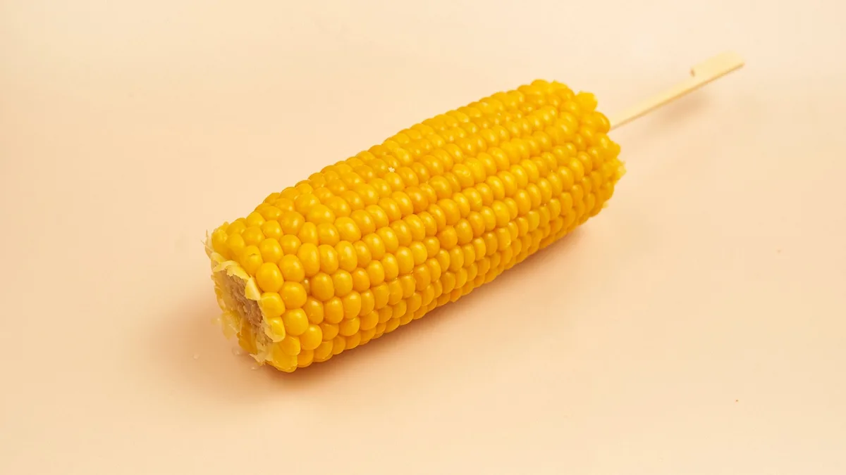 Ganzer Maiskolben