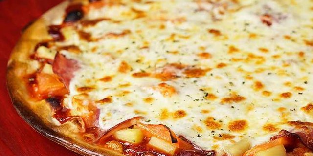 Hawaiian Luau Pizza