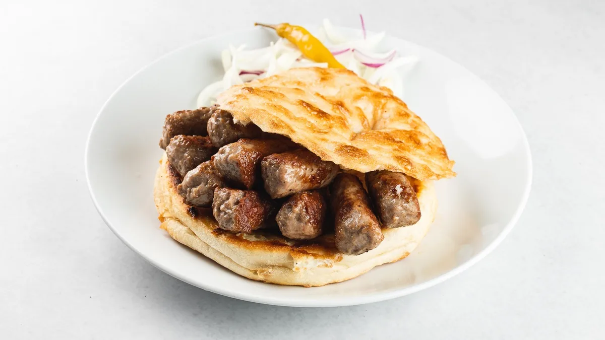 9 ćevapa i pola lepinje