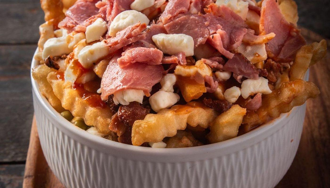 POUTINE VIANDE FUMÉE JUMBO