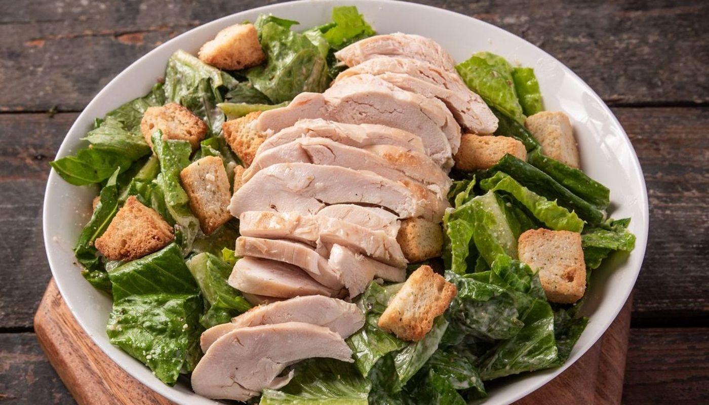 SALADE CESAR AU POULET