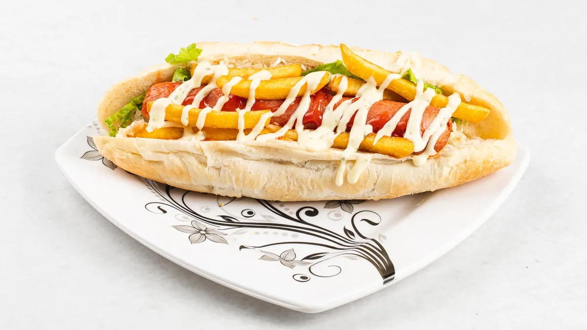 Ameriški Hot dog s pomfrijem