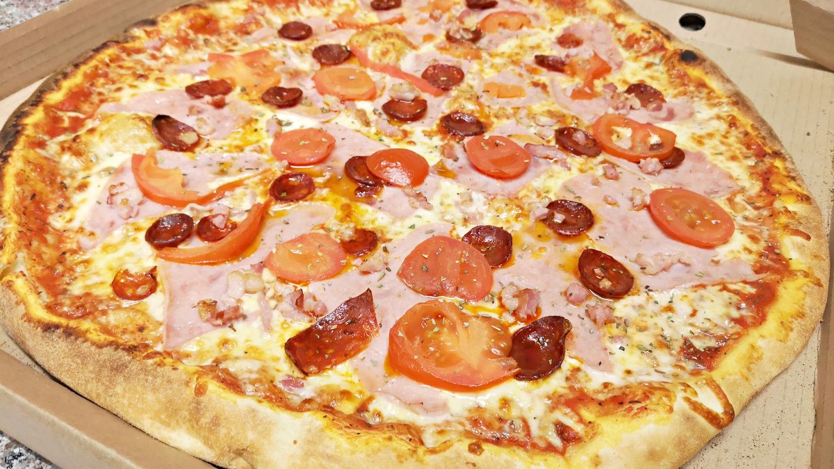 Magyaros pizza