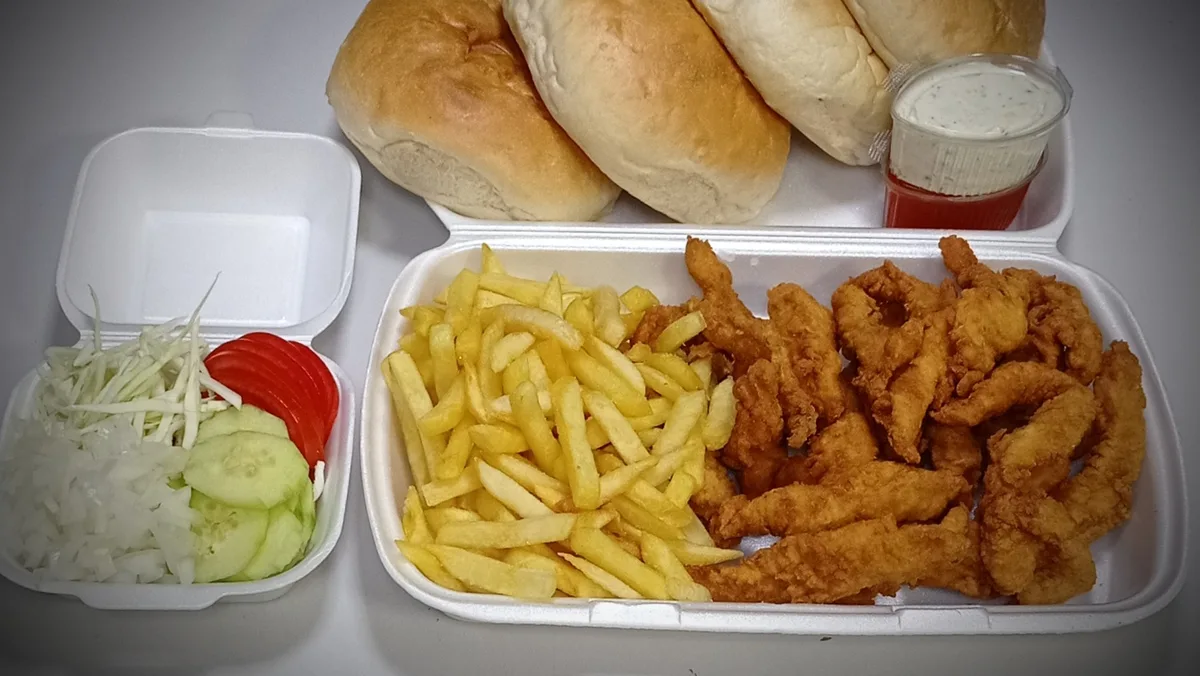 Pileća korpica velika 2 (2 sosa i 200g salate)