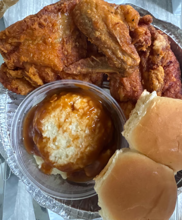 Dinner Box 3 Pieces with Mash and Coleslaw and Roll