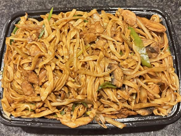C4 Lo Mein