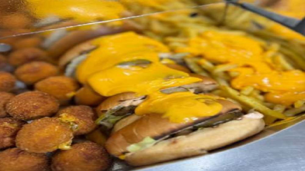 Royal Box Cheese burger