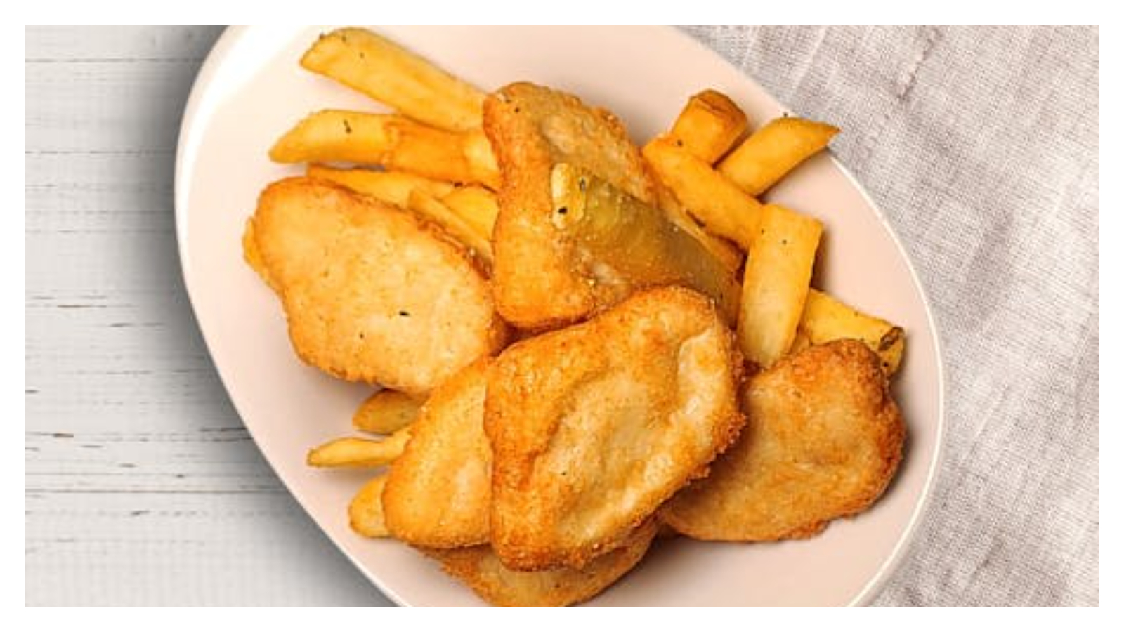 CHICKEN NUGGETS and CHIPS